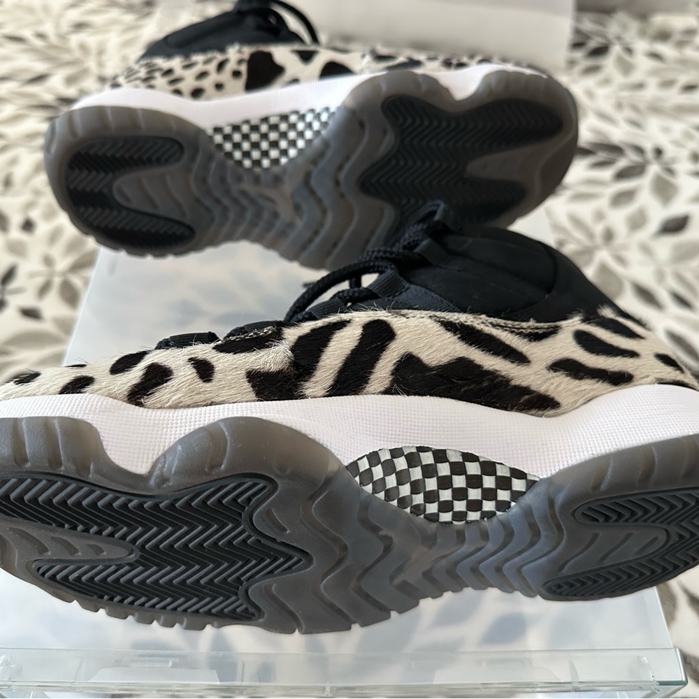Air Jordan 11 Retro Animal Instinct Size 8 Womens Shoes - Picture 6 of 6